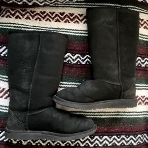 Black UGG Boots sz 6